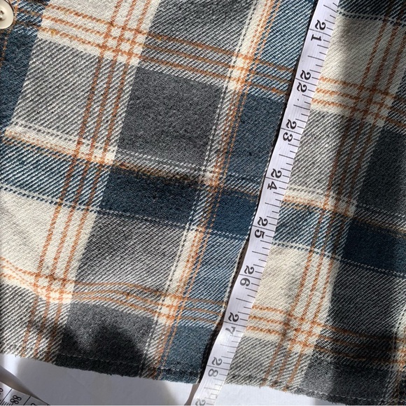 ReVess Plaid Shacket Size Medium - Picture 7 of 7